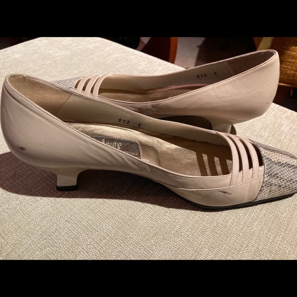 Ingledews - Picture 2 of 5